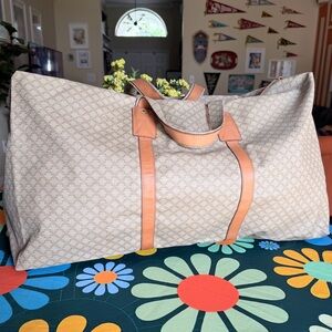 CELINE DUFFLE BAG IN VERY GOOD VINTAGE CONDITION.